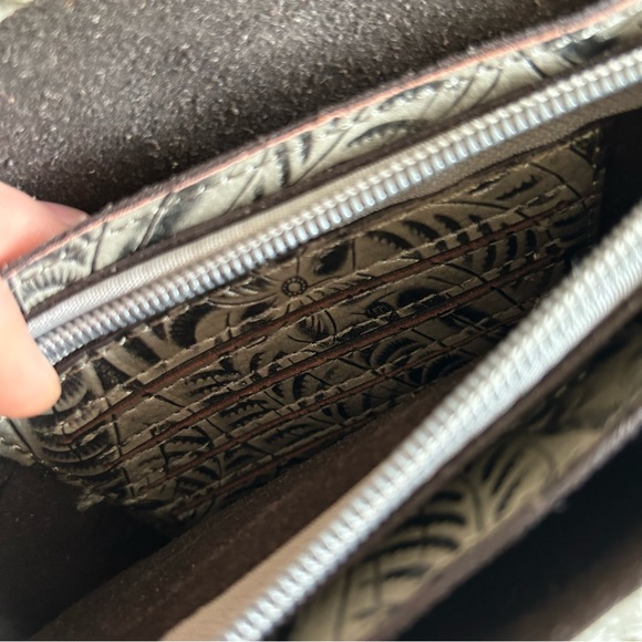 🔴 3/$15! Street Level Grey/Silver Embossed Foldover Crossbody Handbag - Picture 8 of 8